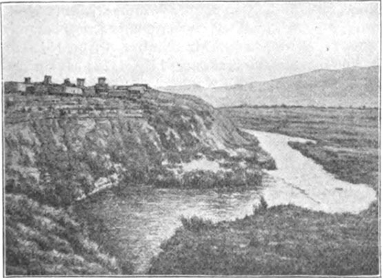 Der Jordan nahe seinem Austritt aus dem See Genezareth
